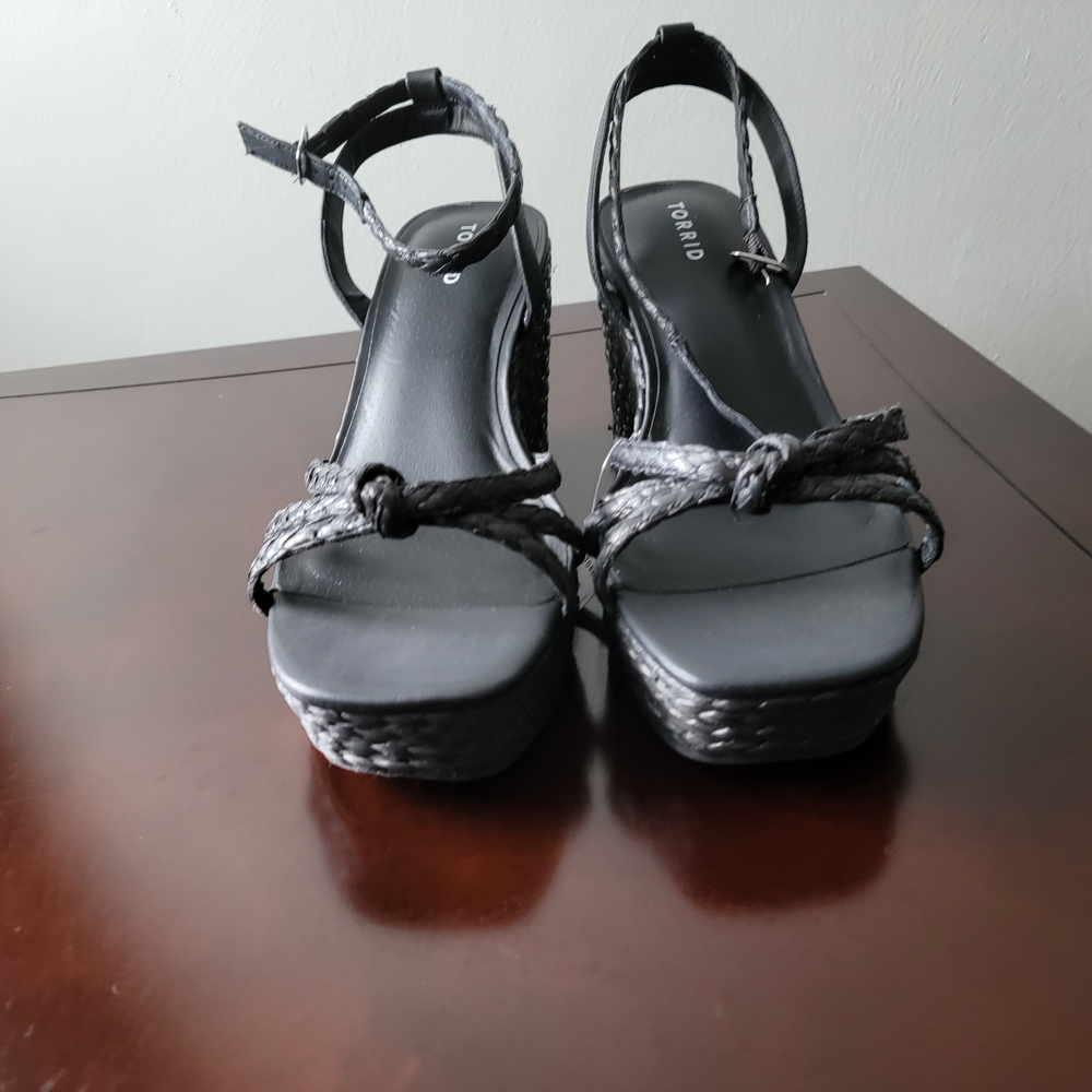 Torrid Black Wedge Sandals - Picture 9 of 10